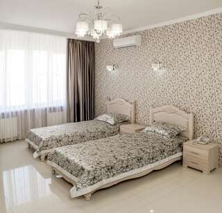 Отель Hotel Premier Днепродзержинск Стандартный двухместный номер с 2 отдельными кроватями-1